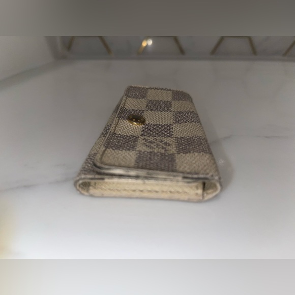 Authentic Louis Vuitton Damier Azur 4 ring key holder - Picture 6 of 16